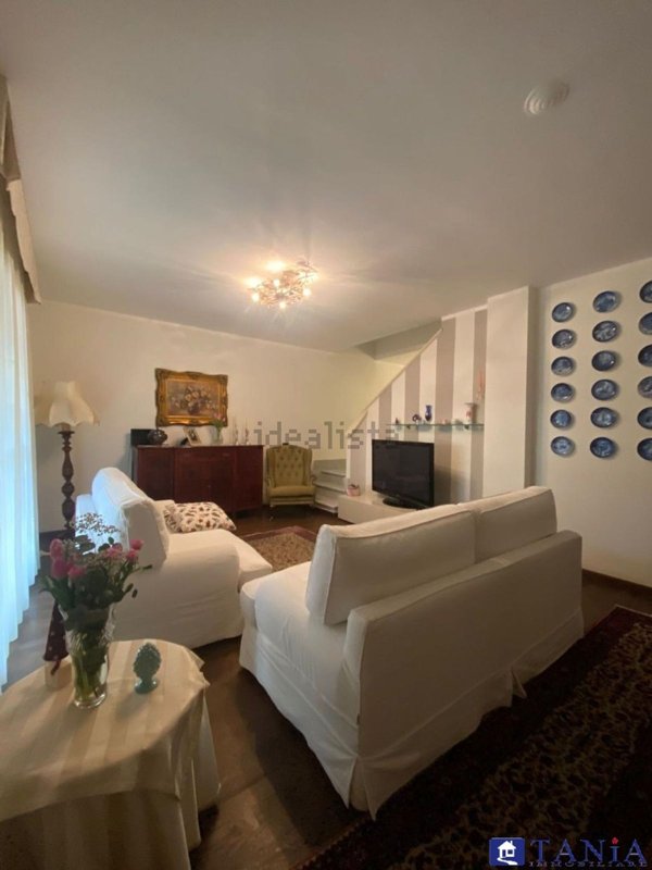 casa indipendente in vendita a Carrara