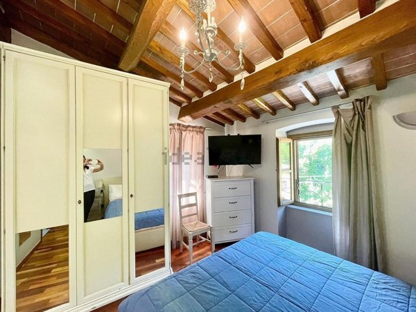 casa indipendente in vendita a Carrara in zona Gragnana