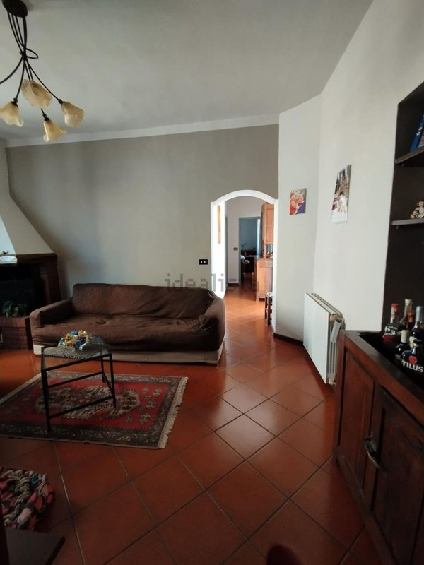 appartamento in vendita a Carrara in zona Avenza