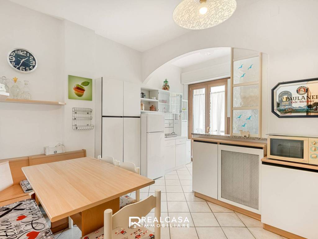 appartamento in vendita a Carrara in zona Marina di Carrara