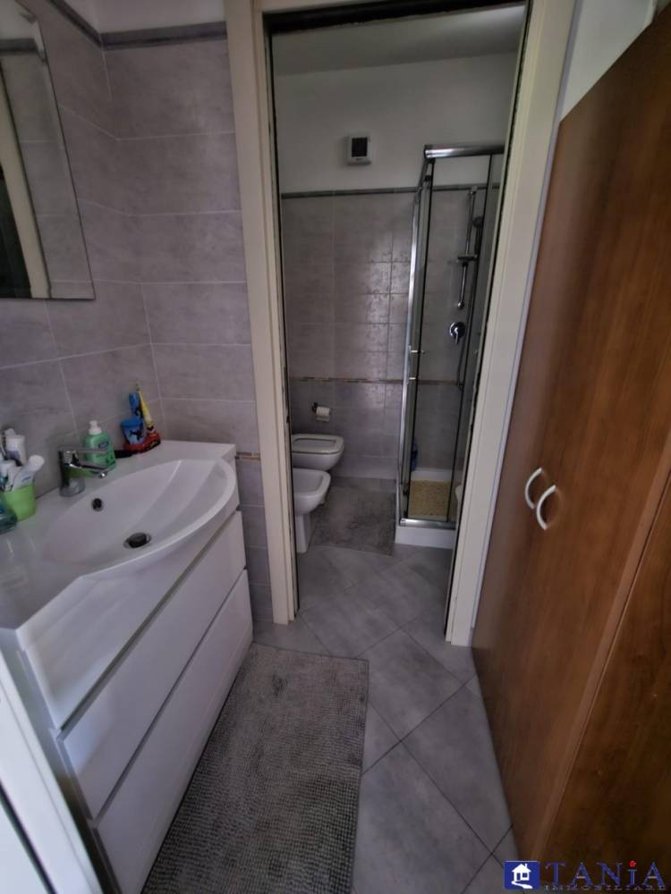 appartamento in vendita a Carrara in zona Nazzano