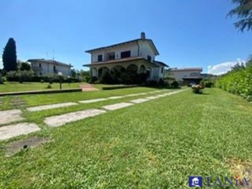 casa indipendente in vendita a Carrara in zona Marasio