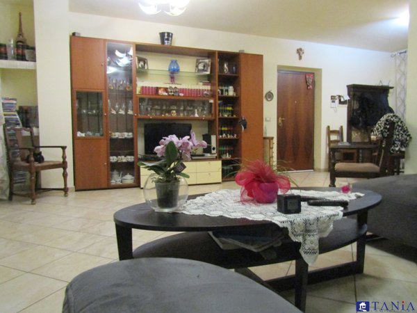 casa indipendente in vendita a Carrara in zona Avenza