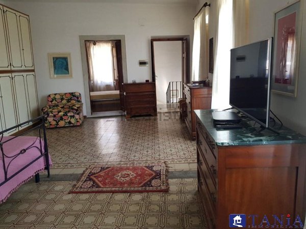 casa indipendente in vendita a Carrara in zona Fossola