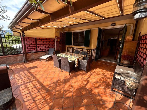 casa indipendente in vendita a Carrara in zona Bonascola