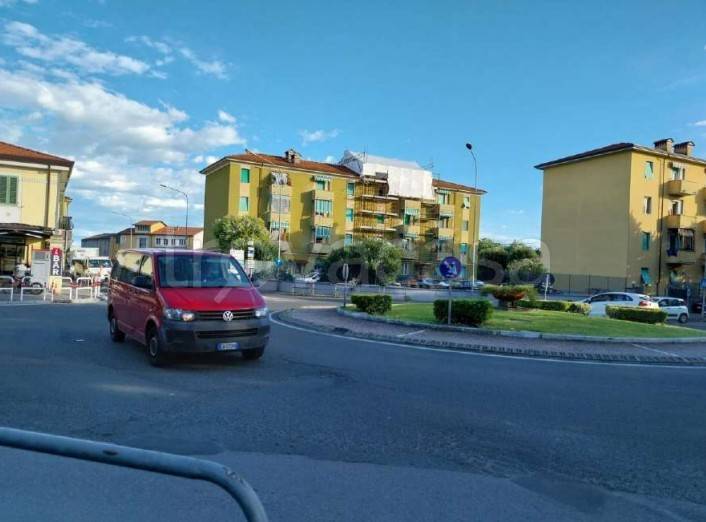 appartamento in vendita a Carrara in zona Avenza
