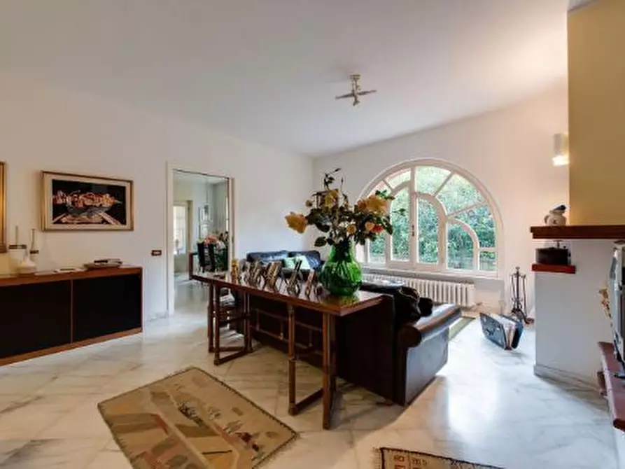 casa indipendente in vendita a Carrara in zona Marina di Carrara