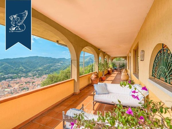 casa indipendente in vendita a Carrara in zona Bonascola