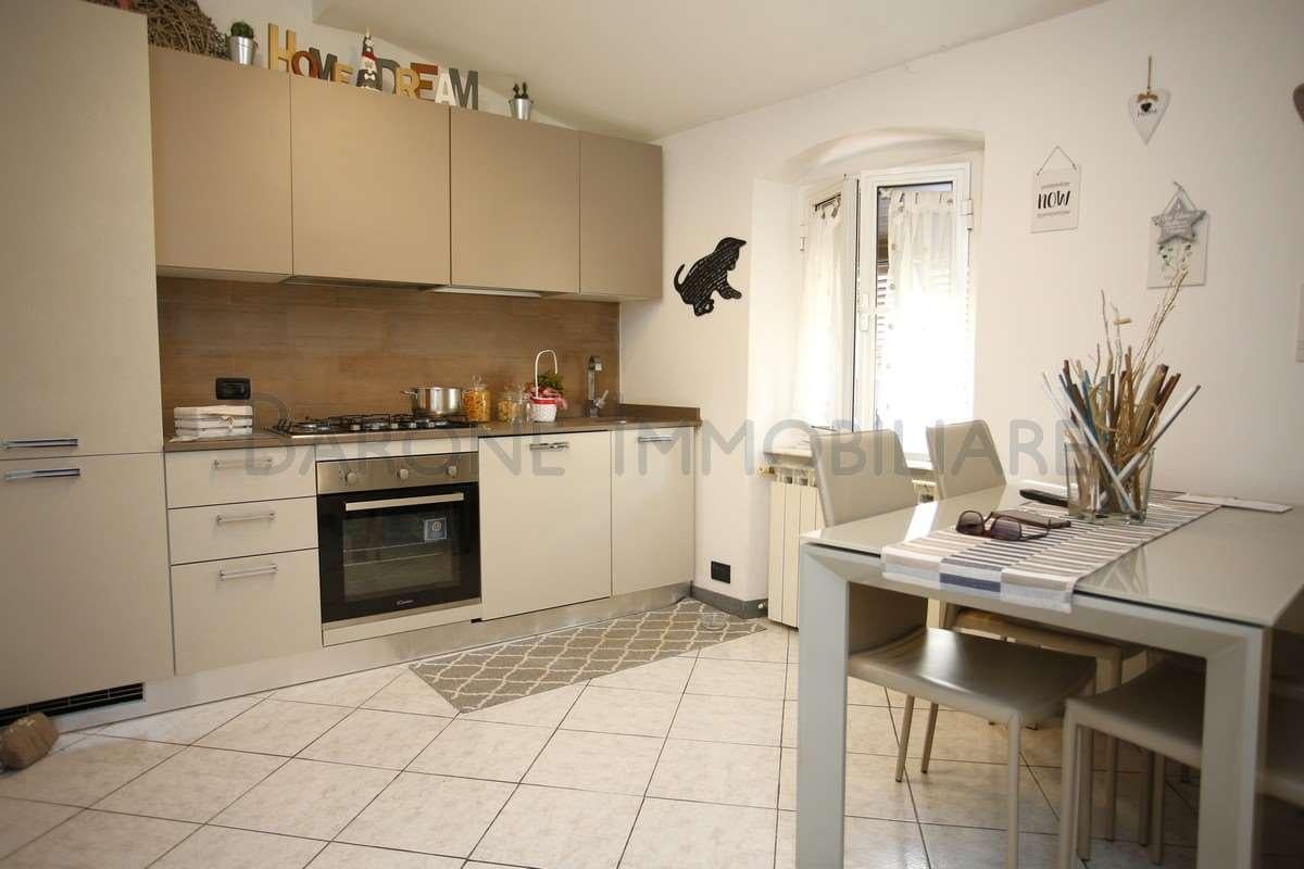 appartamento in vendita a Carrara in zona Fossone