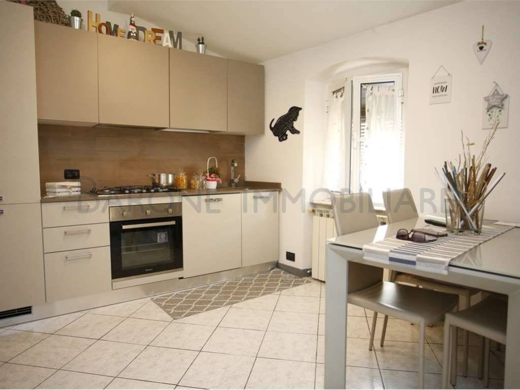 appartamento in vendita a Carrara in zona Fontia
