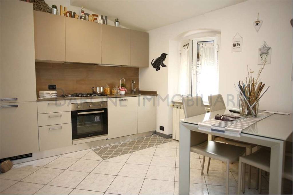 appartamento in vendita a Carrara in zona Fontia