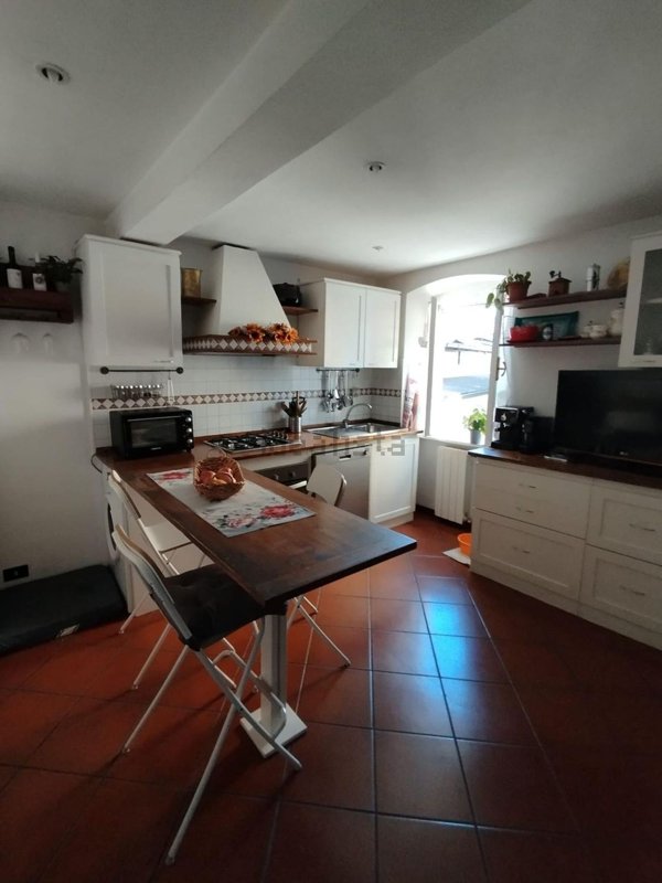 appartamento in vendita a Carrara in zona Avenza