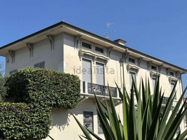 casa indipendente in vendita a Carrara in zona Marina di Carrara