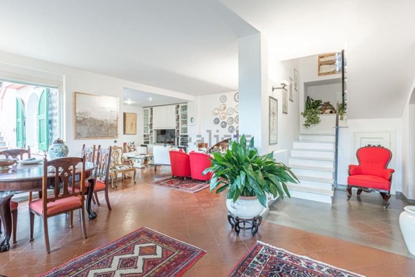 casa indipendente in vendita a Carrara in zona Bonascola