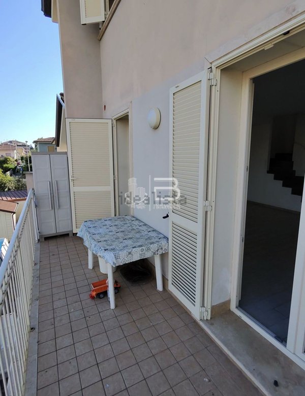 appartamento in vendita a Carrara in zona Marina di Carrara