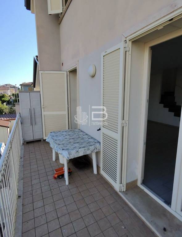 appartamento in vendita a Carrara in zona Avenza