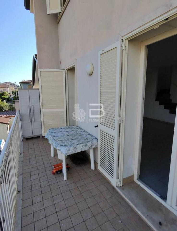 appartamento in vendita a Carrara in zona Avenza