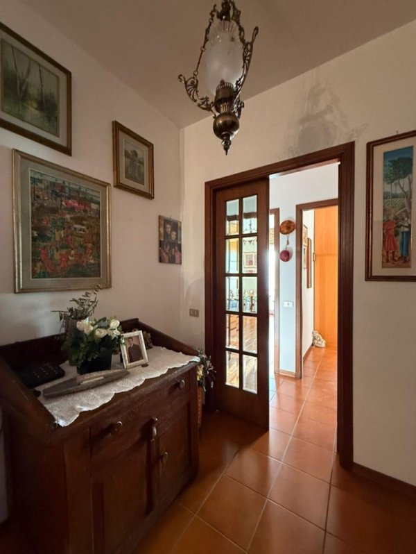 appartamento in vendita a Carrara in zona Marina di Carrara