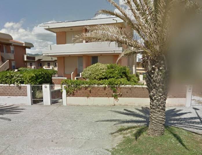 appartamento in vendita a Carrara in zona Marina di Carrara