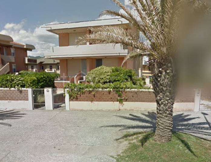 appartamento in vendita a Carrara in zona Marina di Carrara