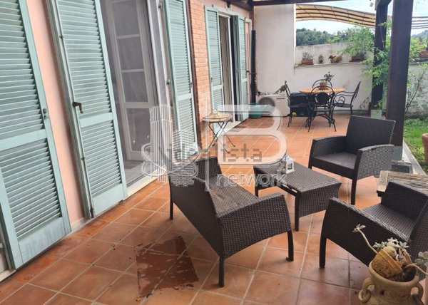 appartamento in vendita a Carrara in zona Stabbio