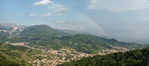 appartamento in vendita a Carrara in zona Fontia