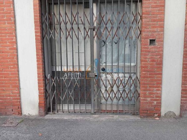 locale commerciale in vendita a Carrara