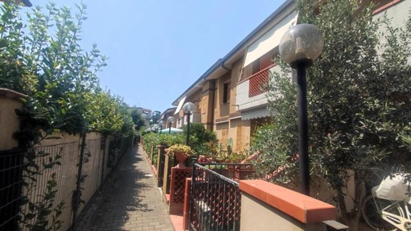 appartamento in vendita a Carrara in zona Marina di Carrara