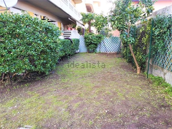 appartamento in vendita a Carrara in zona Marina di Carrara