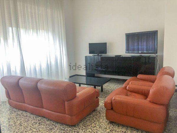 appartamento in vendita a Carrara in zona Fabbrica