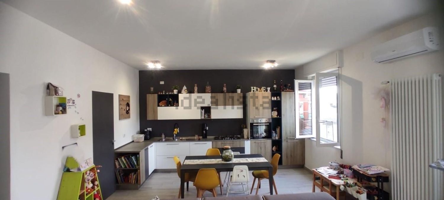appartamento in vendita a Carrara in zona Avenza