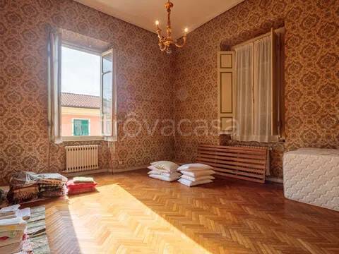 appartamento in vendita a Carrara in zona Centro Città