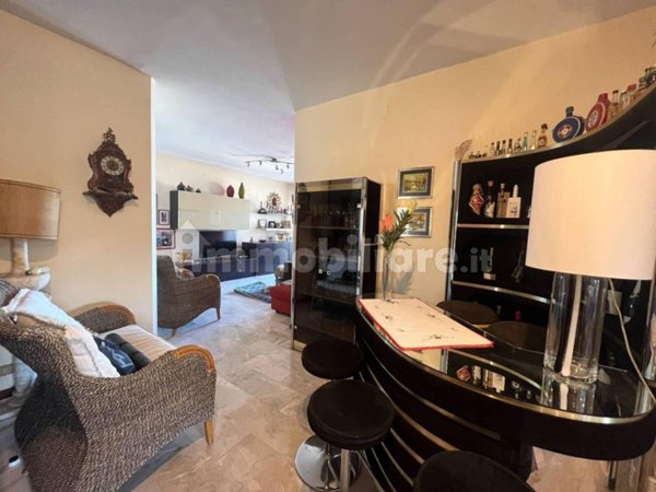 appartamento in vendita a Carrara in zona Marina di Carrara