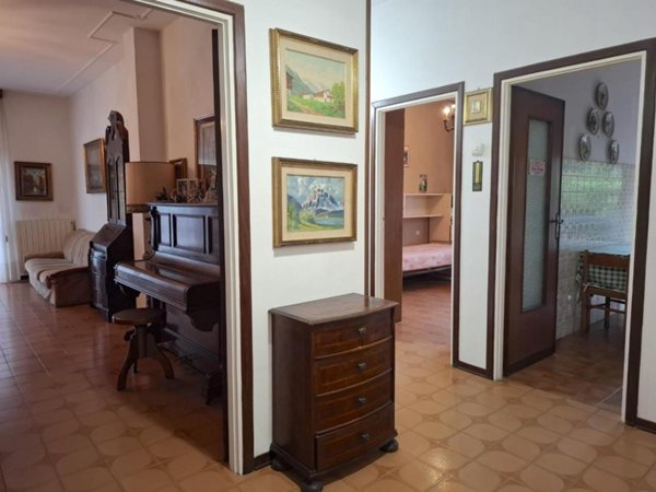 appartamento in vendita a Carrara in zona Marina di Carrara