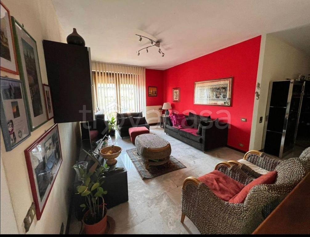 appartamento in vendita a Carrara in zona Marina di Carrara