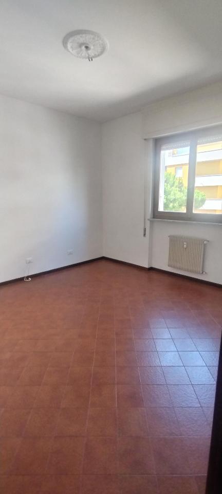 appartamento in vendita a Carrara in zona Marina di Carrara