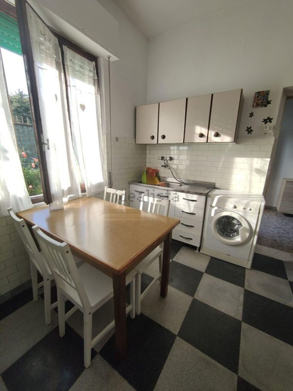 casa indipendente in vendita a Carrara in zona Avenza