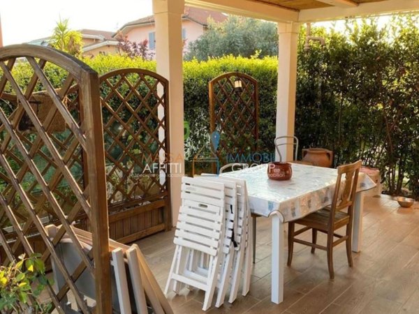appartamento in vendita a Carrara in zona Marina di Carrara