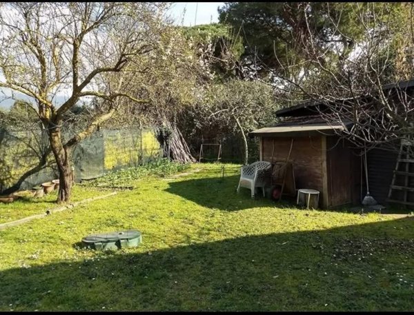casa indipendente in vendita a Carrara in zona Fossone