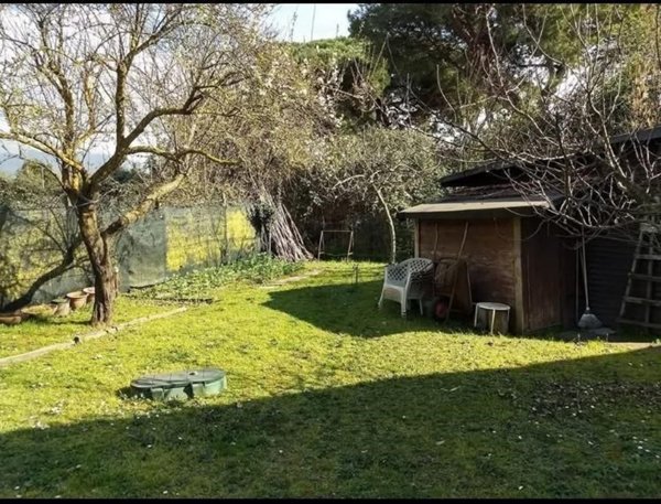 casa indipendente in vendita a Carrara in zona Fossone