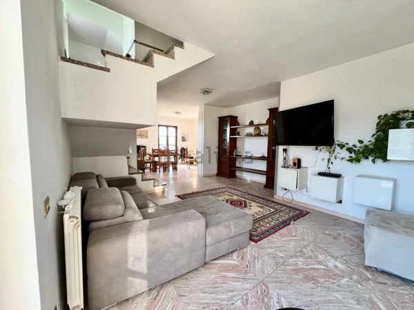 casa indipendente in vendita a Carrara in zona Fossone