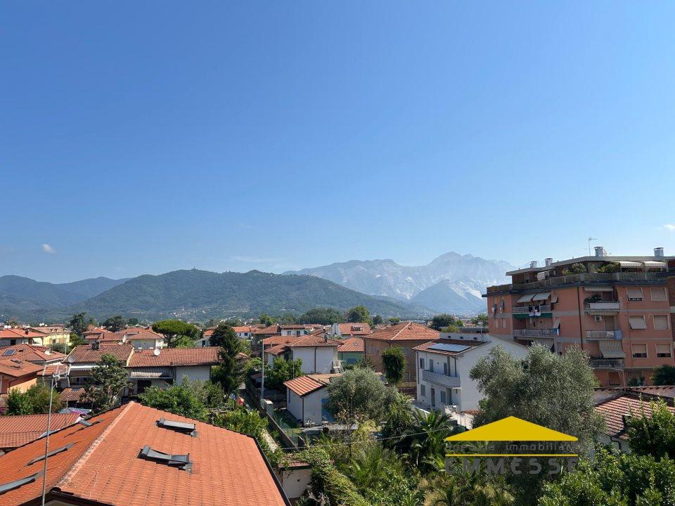 appartamento in vendita a Carrara in zona Marina di Carrara