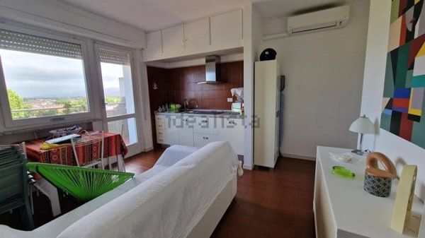 appartamento in vendita a Carrara in zona Marina di Carrara
