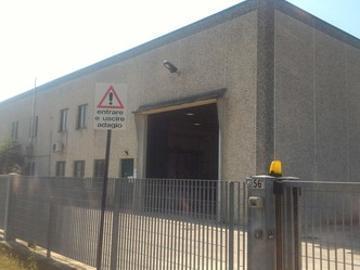 locale commerciale in vendita a Carrara