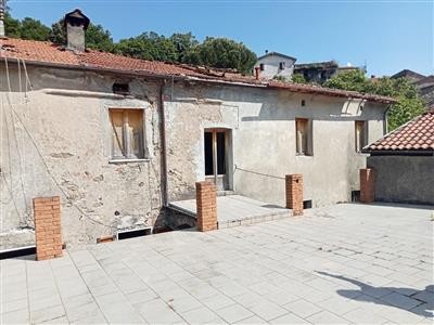 casa semindipendente in vendita a Carrara