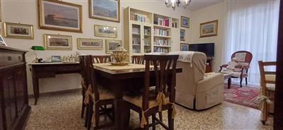 appartamento in vendita a Carrara in zona Centro Città