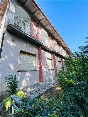 albergo in vendita a Carrara
