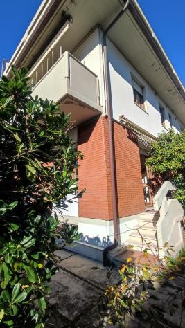 appartamento in vendita a Carrara in zona Marina di Carrara