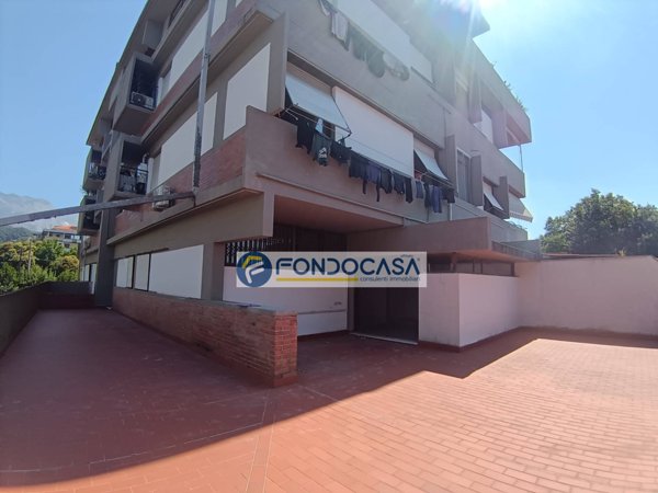 appartamento in vendita a Carrara in zona Marasio