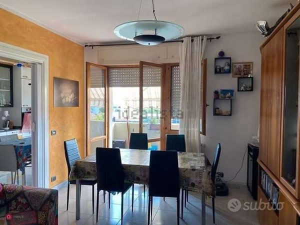 appartamento in vendita a Carrara in zona Avenza